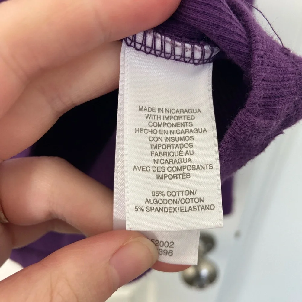 EUC Liz Claiborne women’s purple soft knit turtleneck stretch sweater medium‎